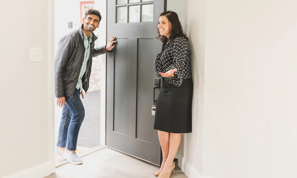 New agents can leverage the luxury property tour trend to create visibility