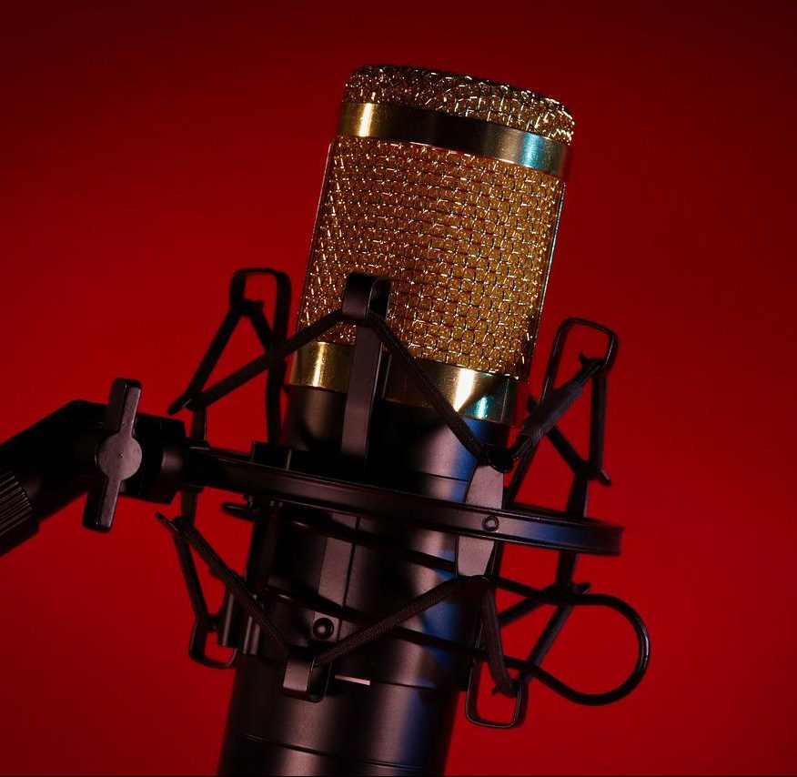 microphone-6784737_1280
