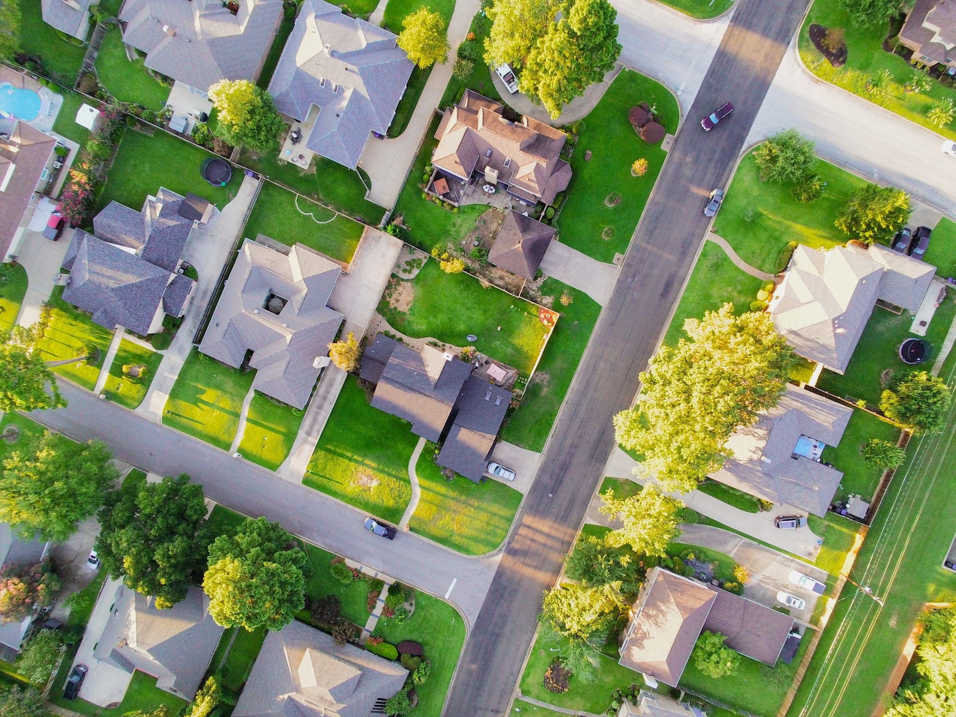 Reel in high-quality leads with an introduction video to the neighborhood.