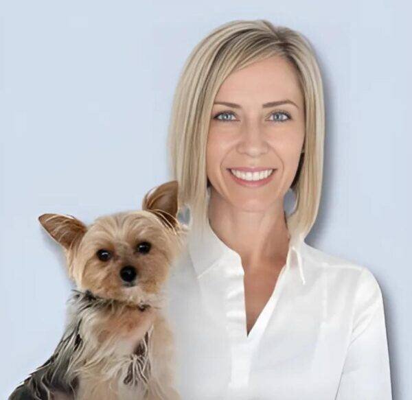 How to host a podcast that builds credibility and referrals, illustrated by Renée Ruth’s results after one podcast episode.